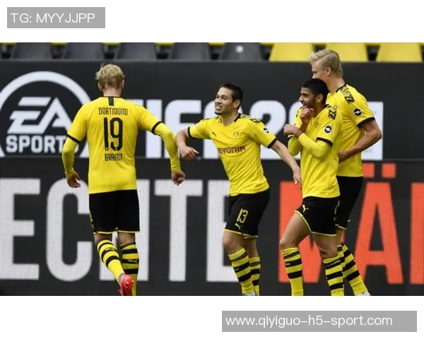 多特蒙德与勒沃库森关注利兹联16岁中场新星萨姆阿尔克