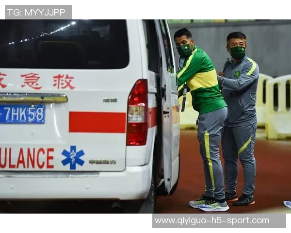 阿夫迪亚下背部冰敷表示伤情不重只要能走路就会参加比赛 阿夫迪亚下背部冰敷表示伤情不重只要能走路就会参加比赛